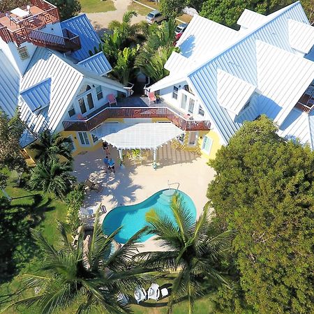 Shangri-La Boutique Bed & Breakfast West Bay Bagian luar foto
