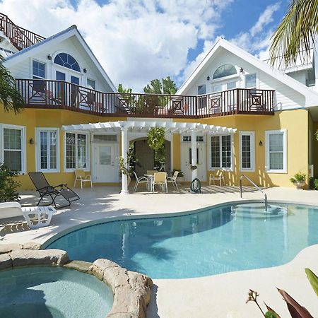 Shangri-La Boutique Bed & Breakfast West Bay Bagian luar foto