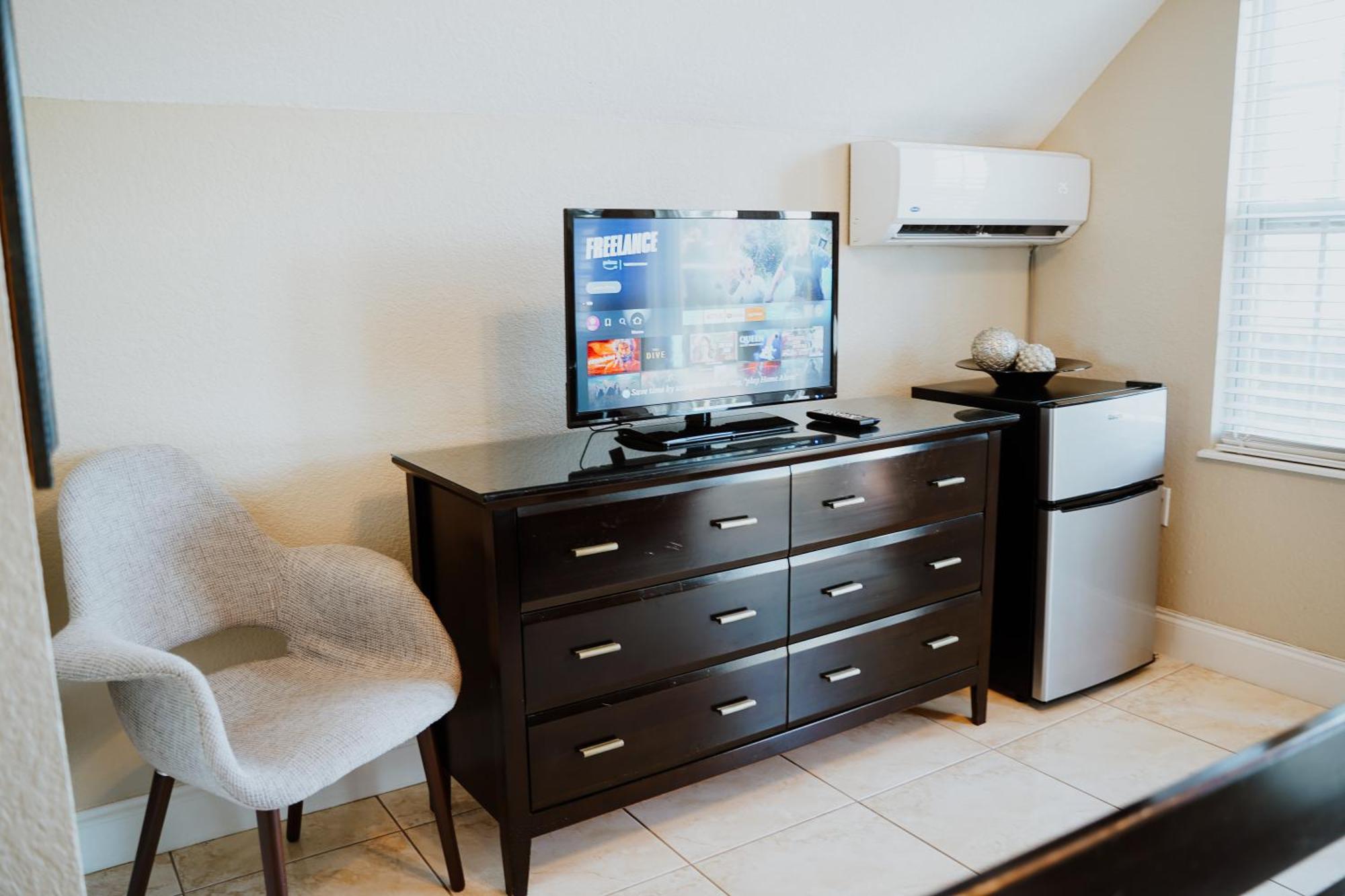 Shangri-La Boutique Bed & Breakfast West Bay Bagian luar foto