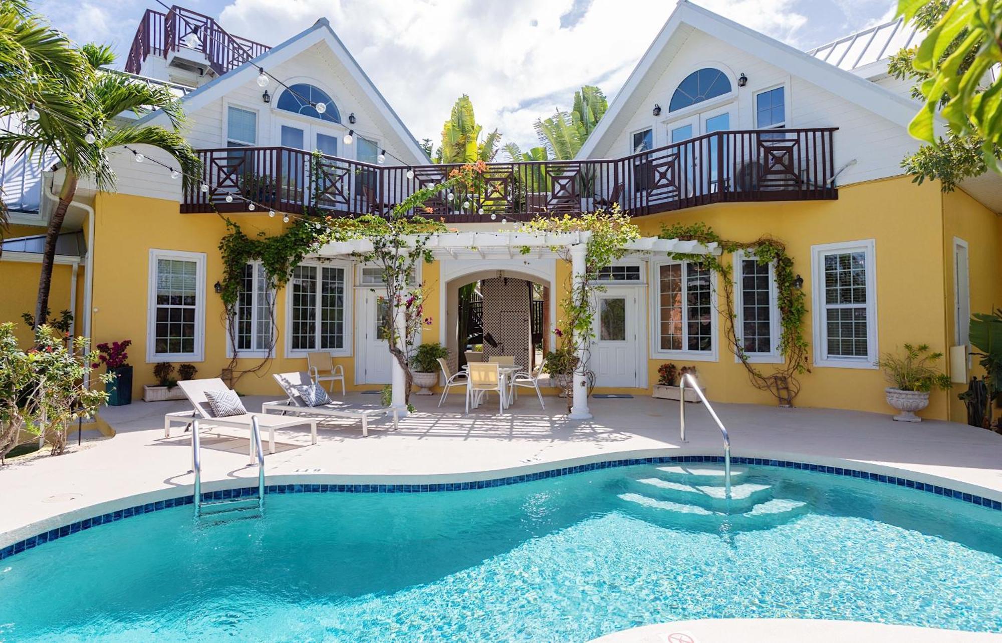 Shangri-La Boutique Bed & Breakfast West Bay Bagian luar foto