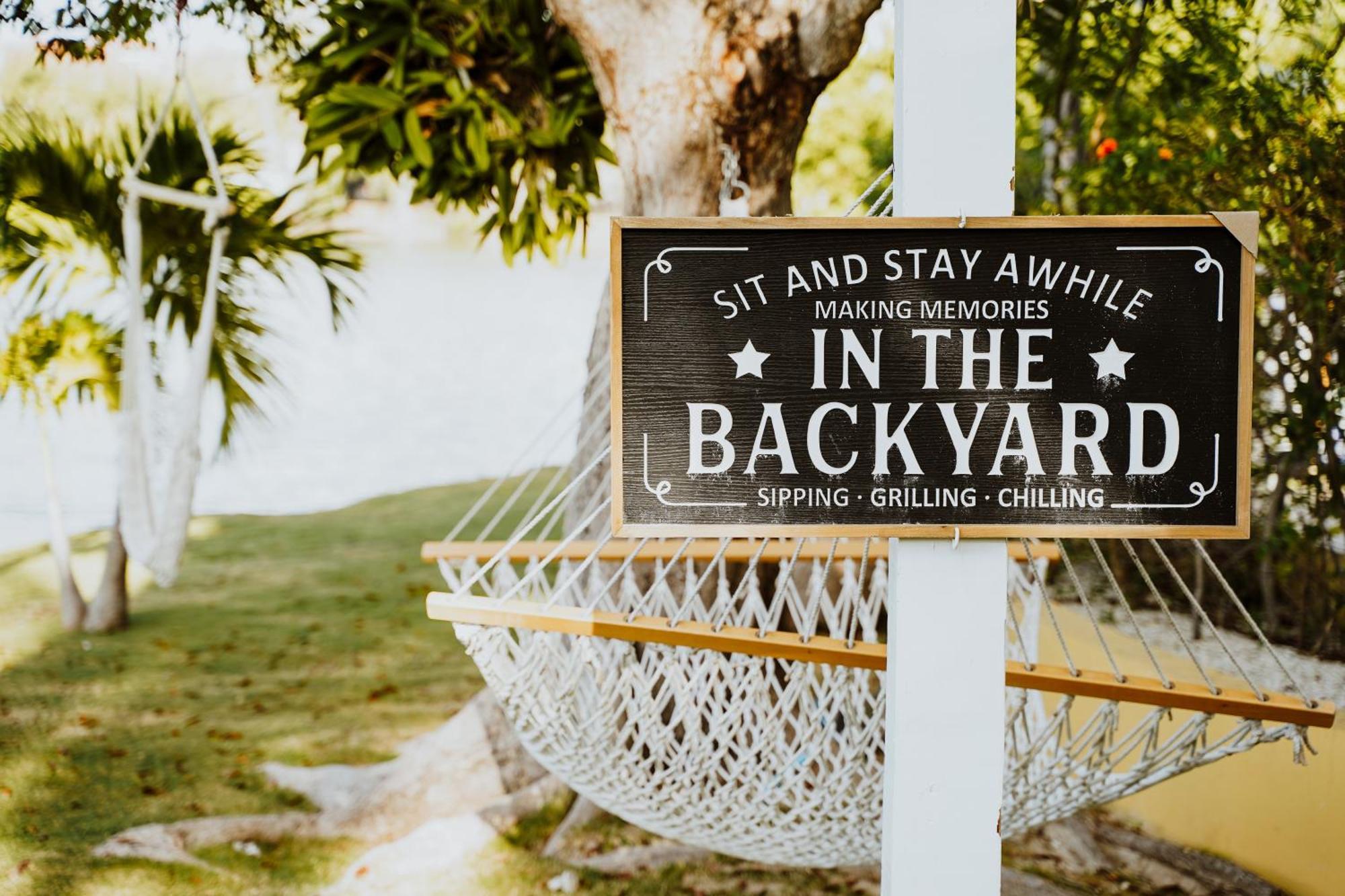 Shangri-La Boutique Bed & Breakfast West Bay Bagian luar foto