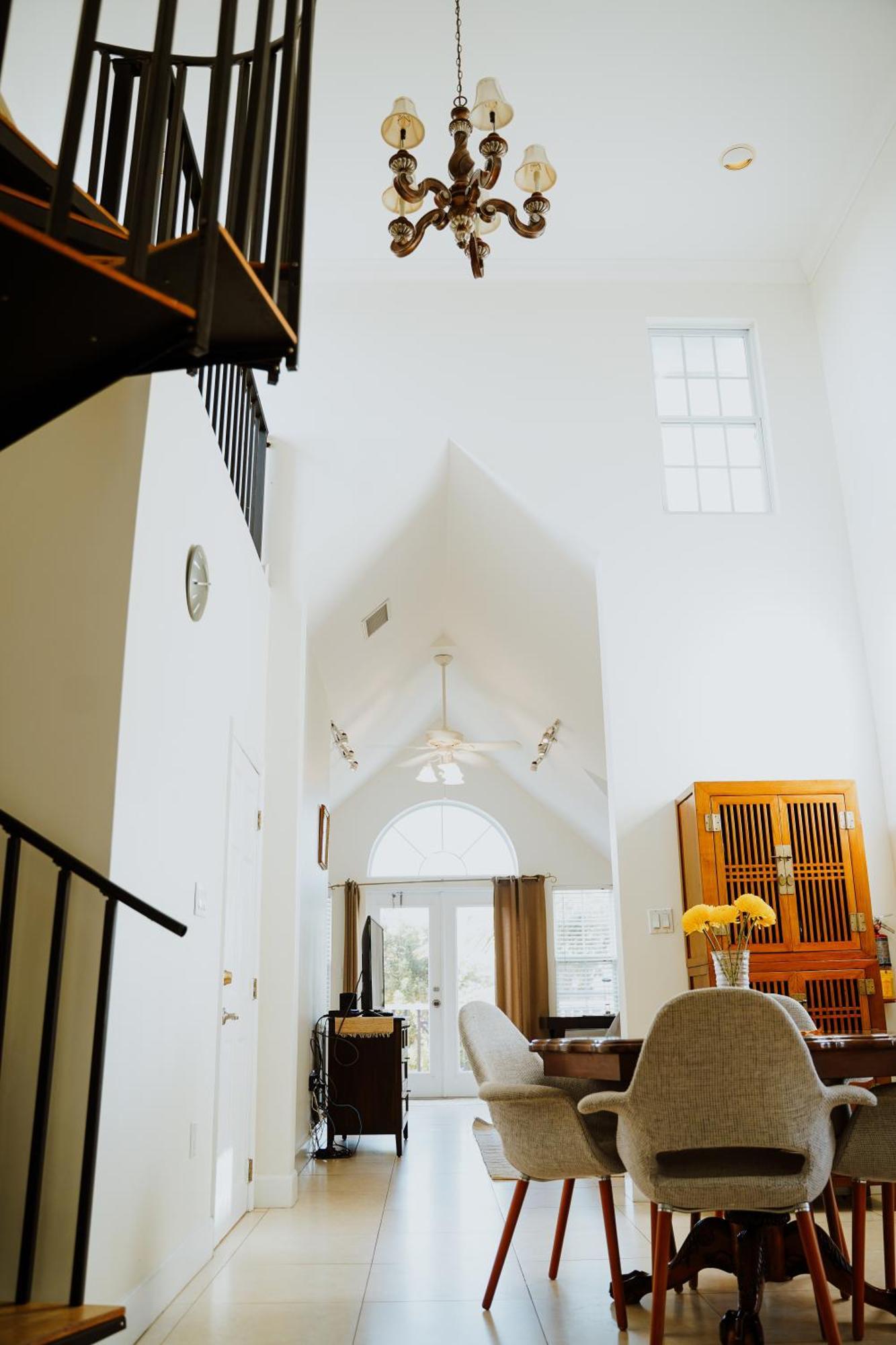 Shangri-La Boutique Bed & Breakfast West Bay Ruang foto