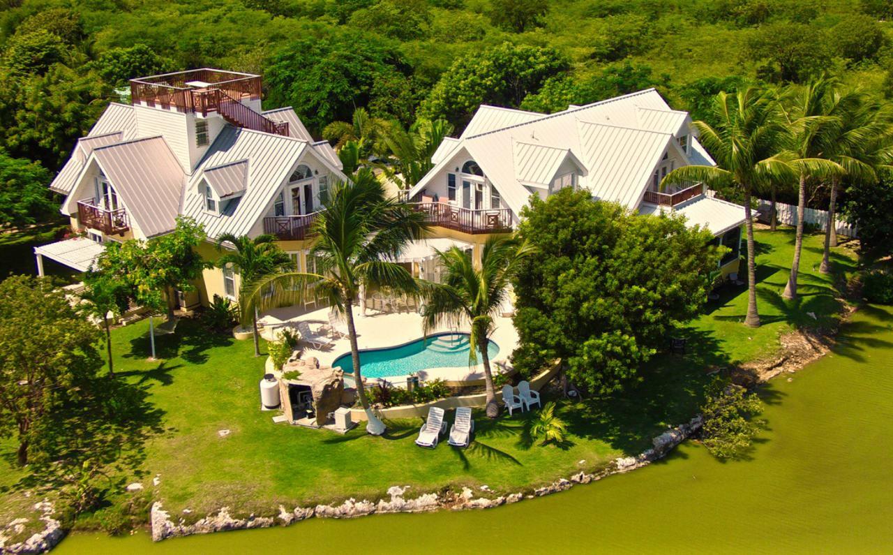 Shangri-La Boutique Bed & Breakfast West Bay Bagian luar foto