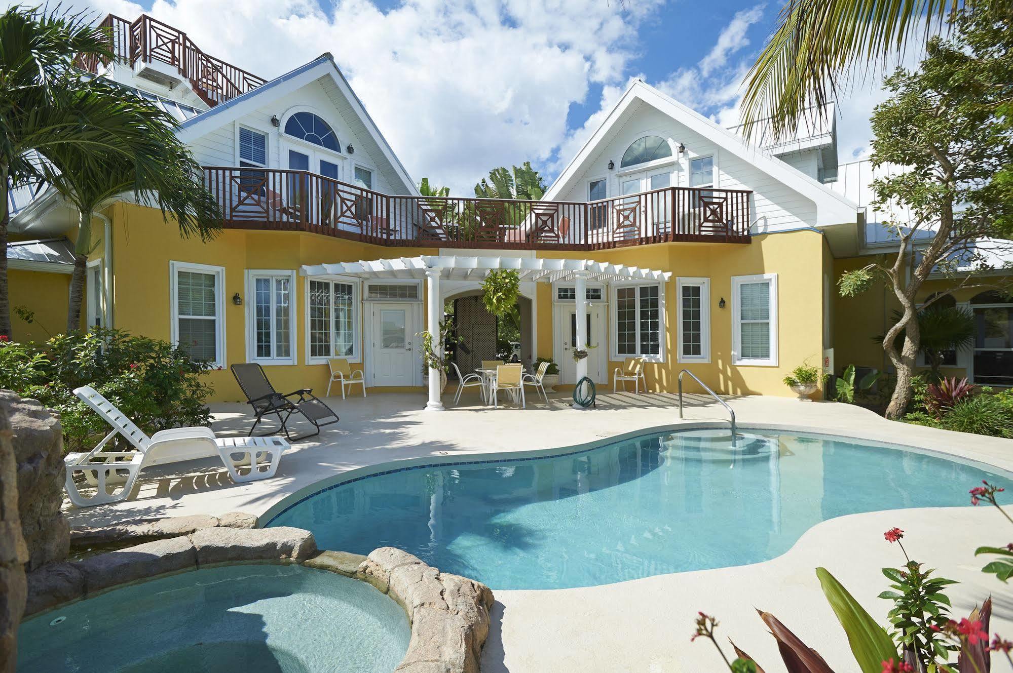 Shangri-La Boutique Bed & Breakfast West Bay Bagian luar foto